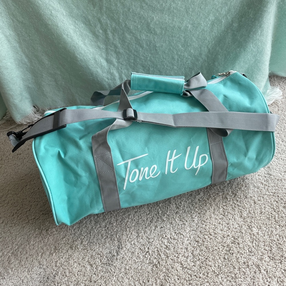 Tone It Up Aqua Blue White Gray Workout Gym Sports Travel TIU Retro Duffle Bag